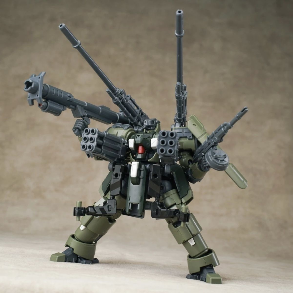 Heavy Equipment Manufacturers - Sheik Mainland ZAROV C1 1/144 Bouwbare